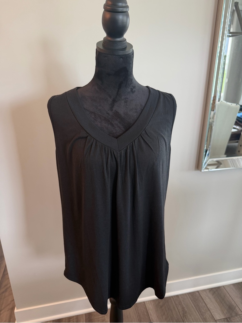 NEW Black Sleeveless V-Neck Women's Top
#138